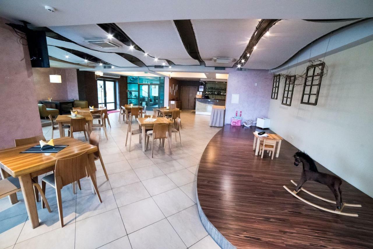 Hotel Tigra Priekuļi Exteriér fotografie