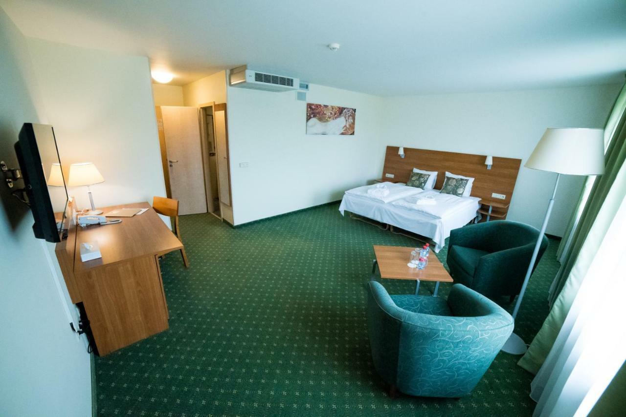 Hotel Tigra Priekuļi Exteriér fotografie
